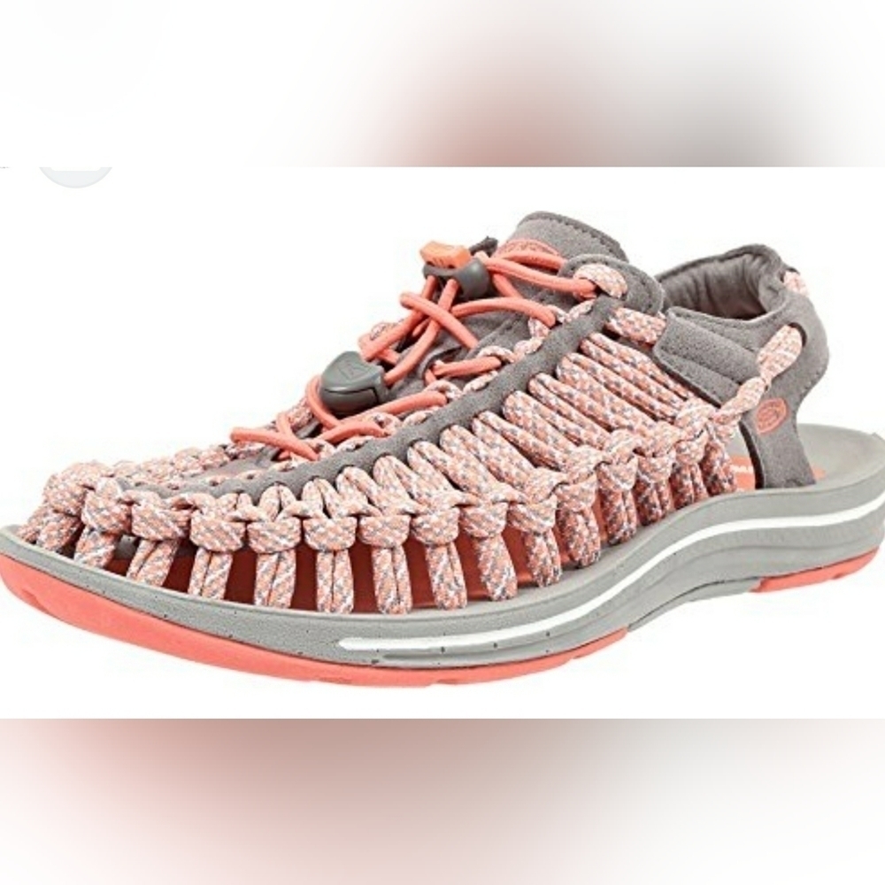 KEEN Women's Uneek Flat Fusion Coral Camo Sandal, Size 7